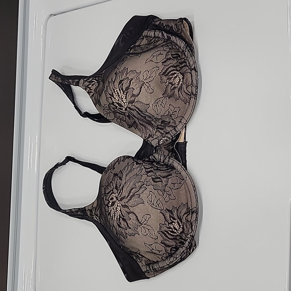 Bali 38C underwire bra in sexy black and beige